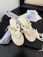 CC 25 Flower Thong Slippers White Cowhide 233415