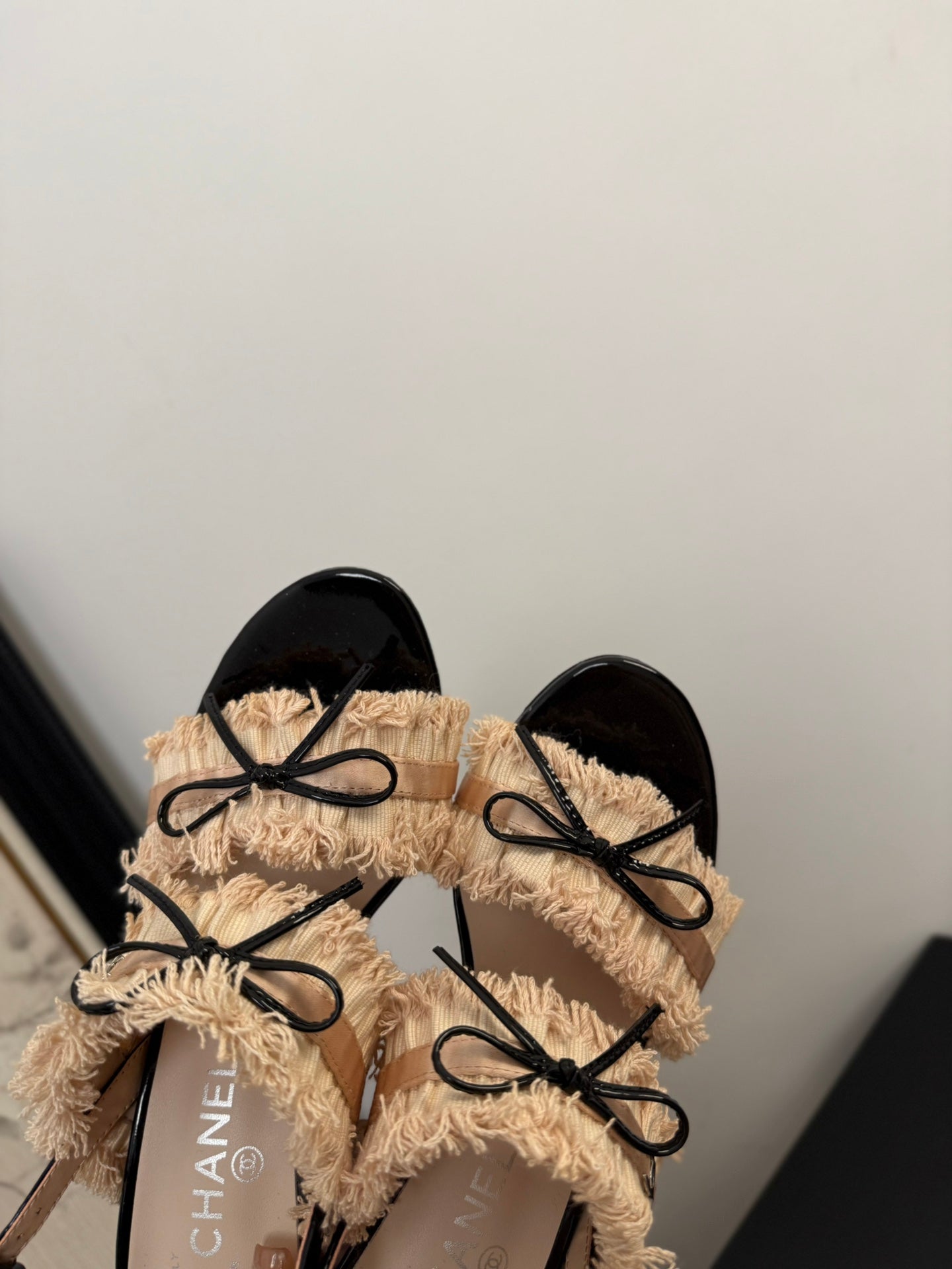 cc25 slingback sandal ?90mm bow black grosgrain beige canvas 233595