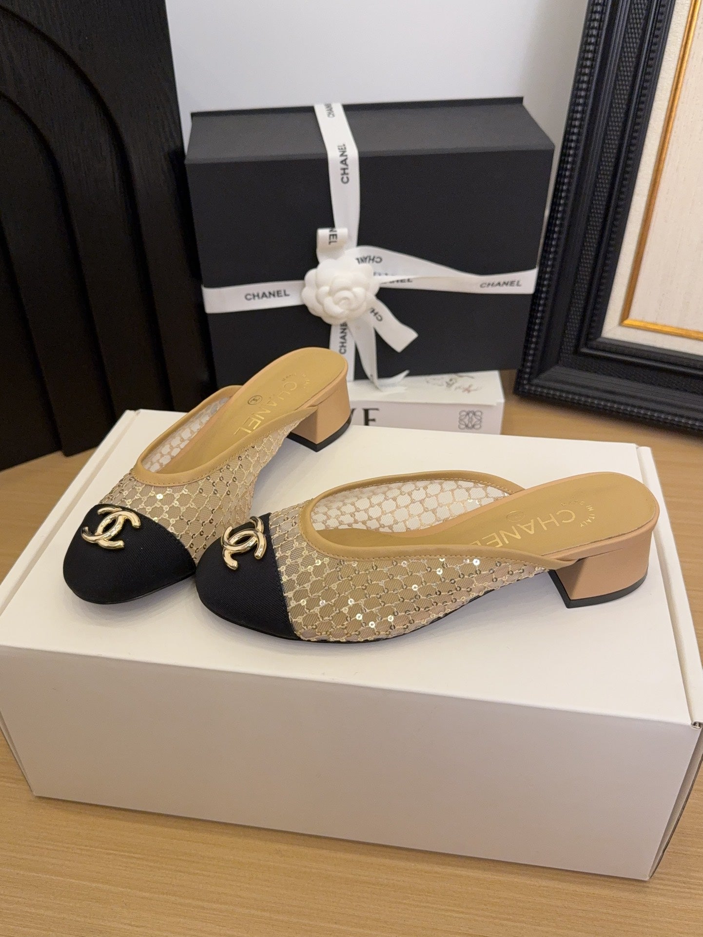 CC 25 Mule 40mm Beige Mesh Beige Sheepskin Black Grosgrain 277724