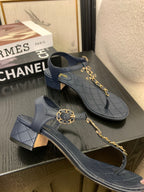 CC 25 Thong Sandal Double C Leather