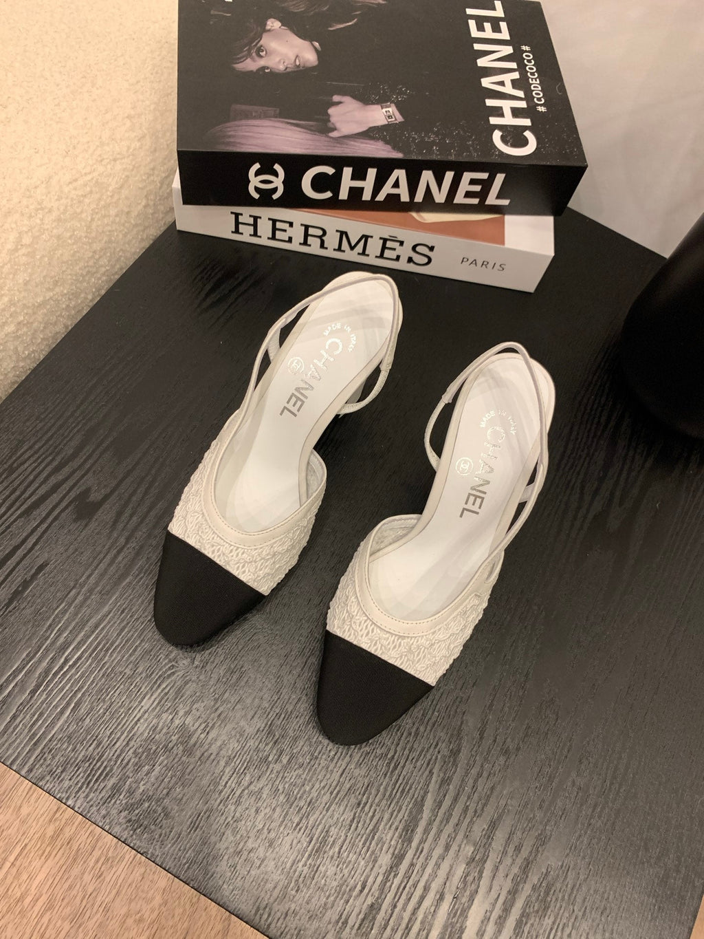 CC 25 Sandal Heel 85mm White Fabric Black Grosgrain