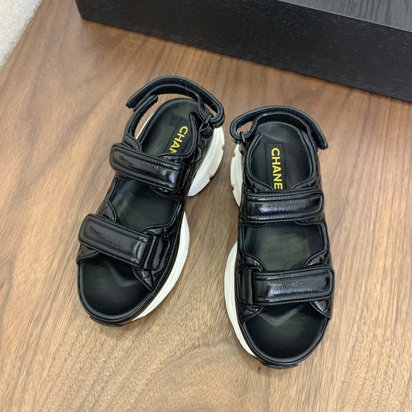 CC Toe Sandals Black With White Patent Leather 299544