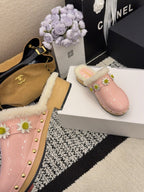 CC 26 Daisy Shearling-lined Slipper Pink Patent Leather 588693
