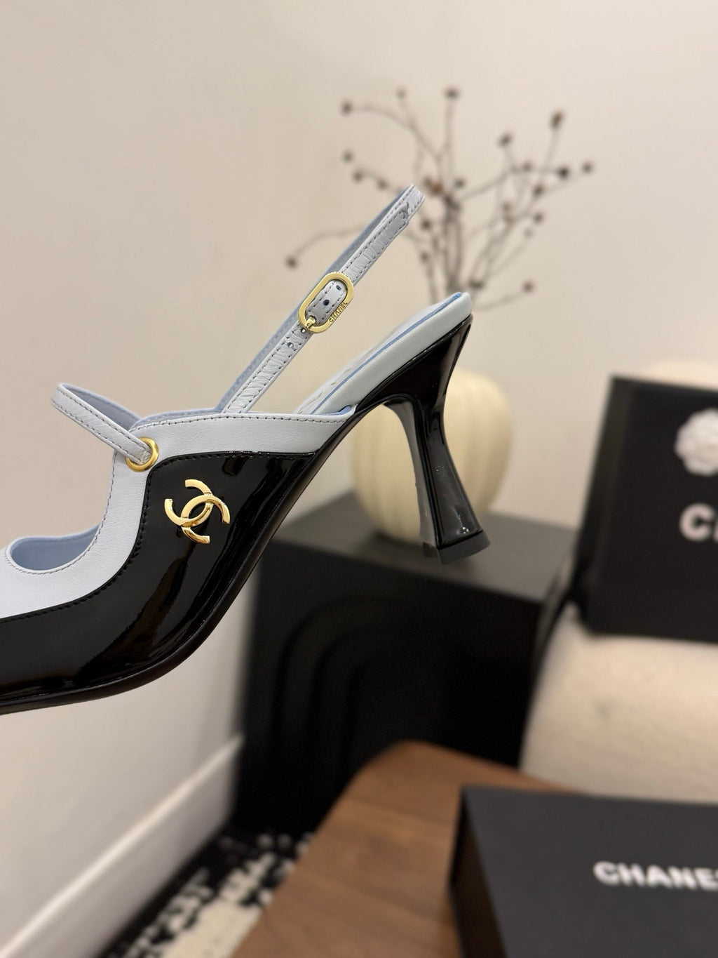CC 26FW Slingback 7.5cm Black Grey Lambskin Patent Leather 676115