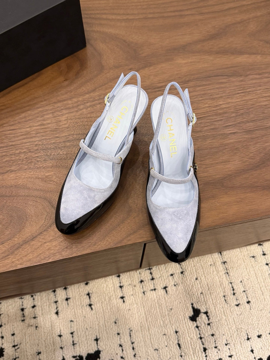CC 26FW Slingback 7.5cm Grey Black Suede Patent Leather 676121