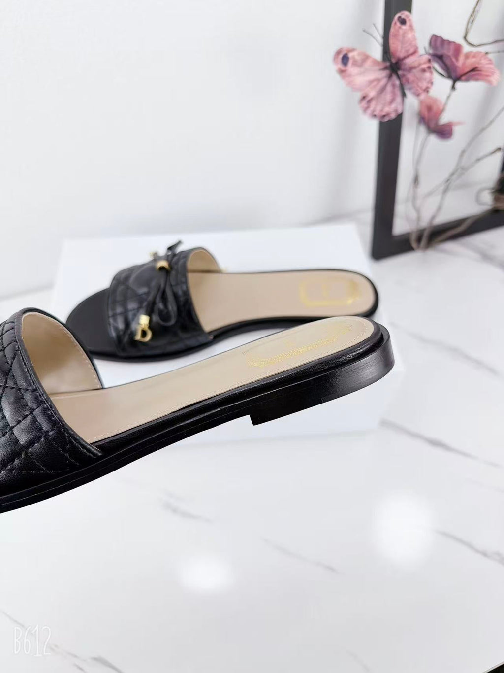 CD 26s Slippers Black Beige Cowhide 681587
