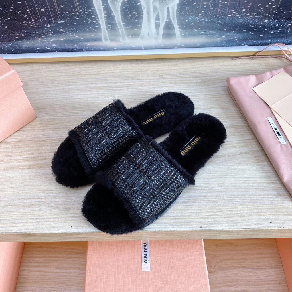 Miu Slipper Black Woven Raffia