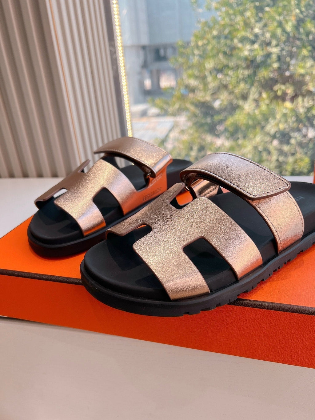 HM Chypre Sandal Copper Roser Calfskin 202813