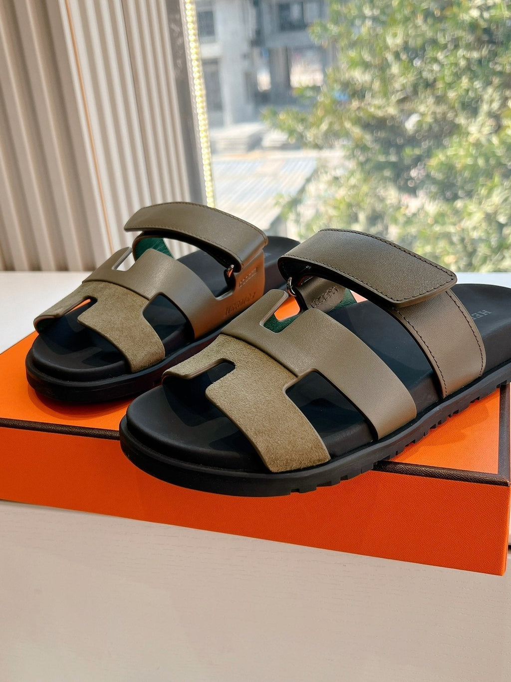 HM Chypre Sandal Army green Calfskin 202818