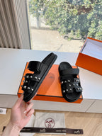 HM Chypre Sandal Black Calfskin mix Studs 202820