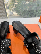 HM 25C Oasis sandal Black Leather with Studs 202838