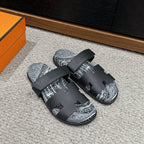 CHYPRE SANDAL BLACK CALFSKIN UNIQUE
