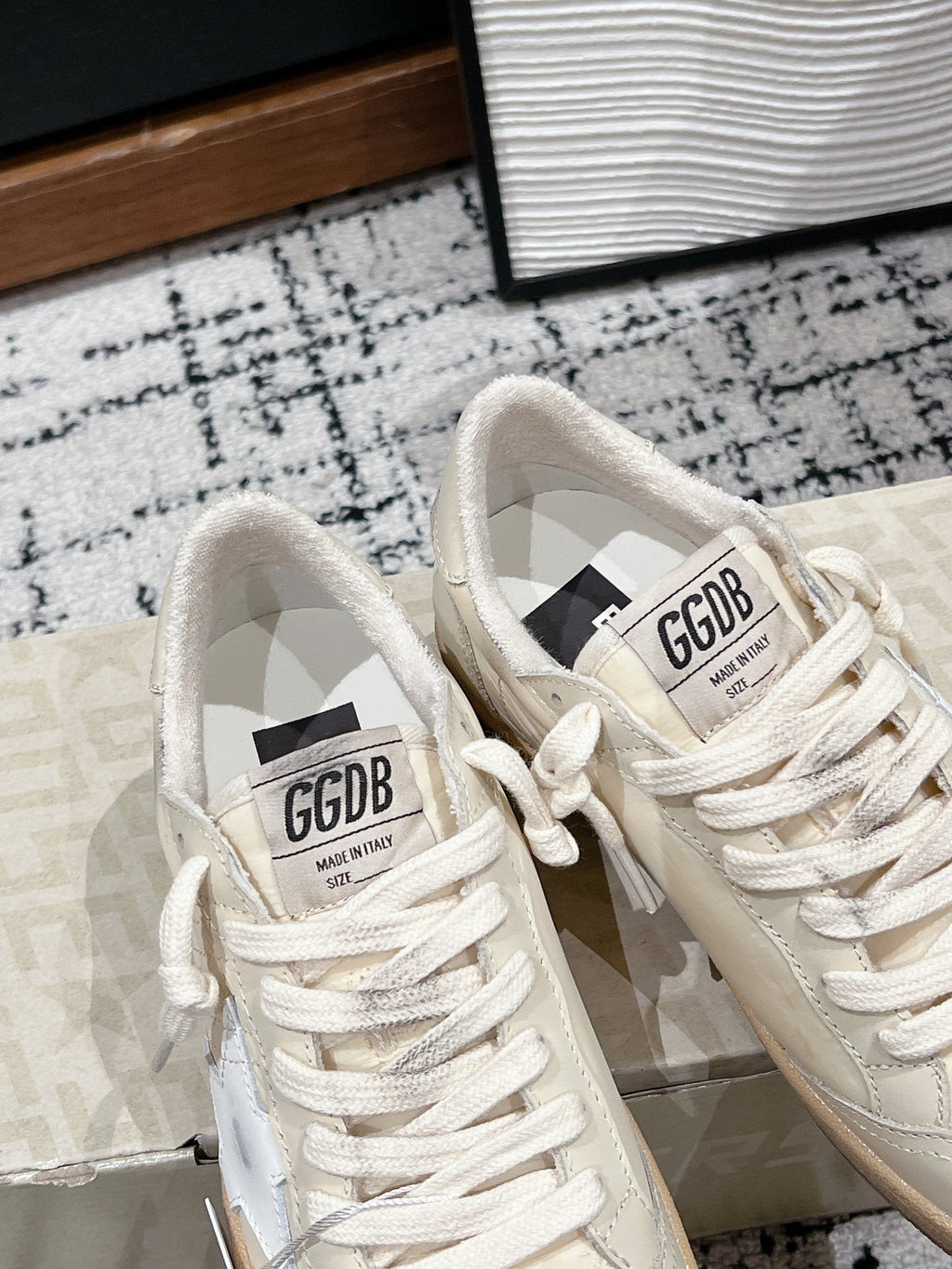 BALL STAR SNEAKERS BEIGE CALFSKIN WITH WHITE STAR