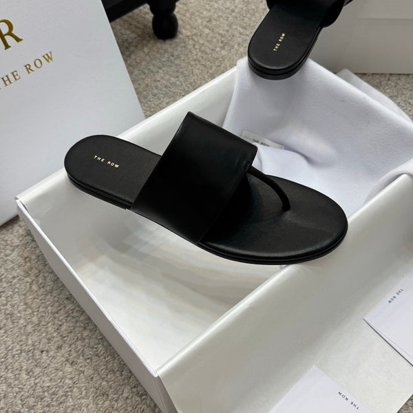 Signum Flat Sandal in Black Calfskin 290731