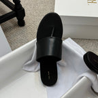 Signum Flat Sandal in Black Calfskin 290731
