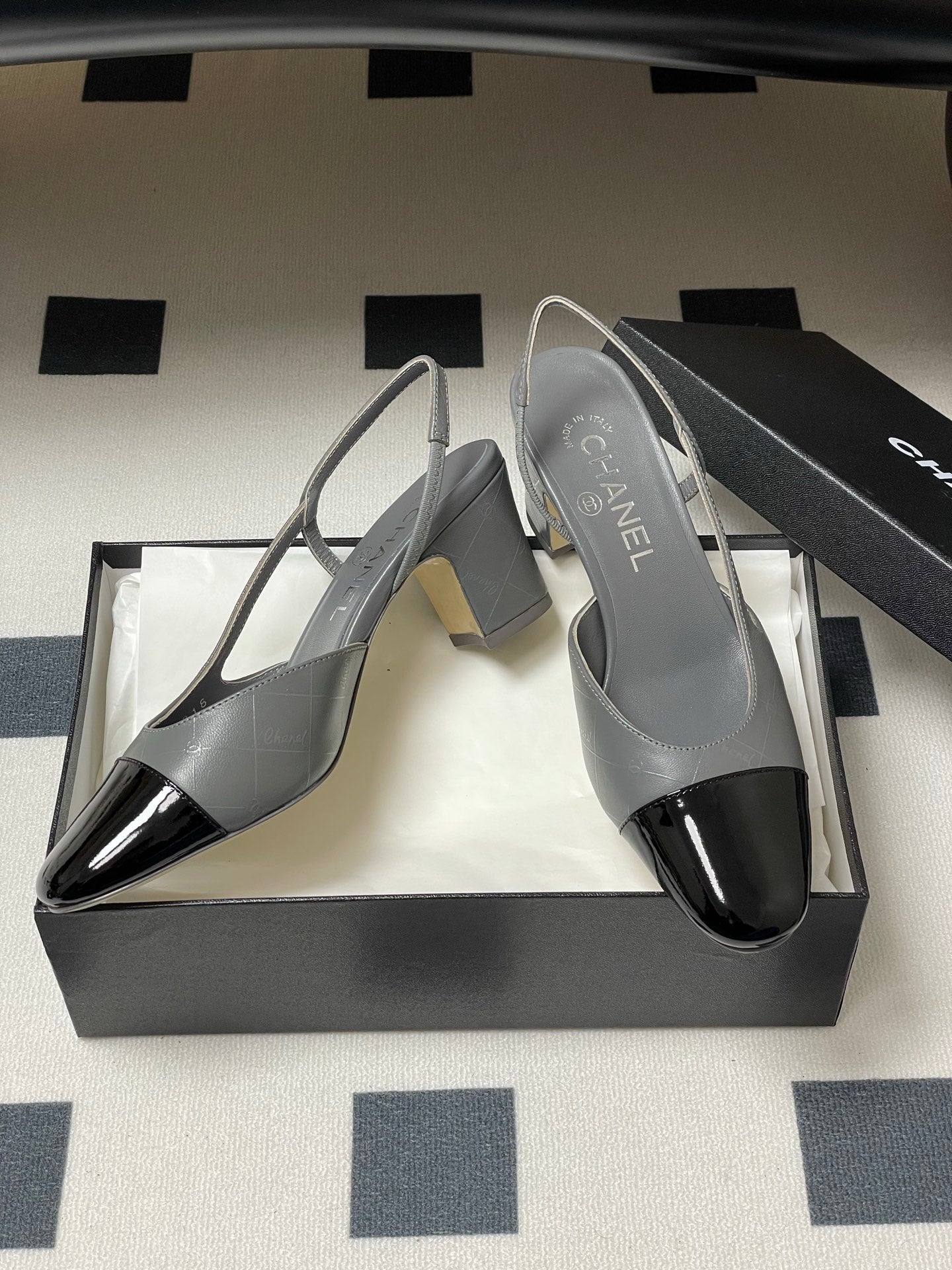 CC 25P Grey Black Quilted Calfskin
