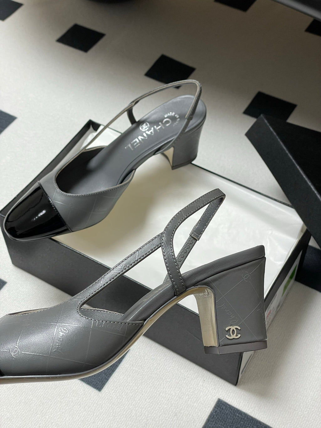CC 25P Grey Black Quilted Calfskin