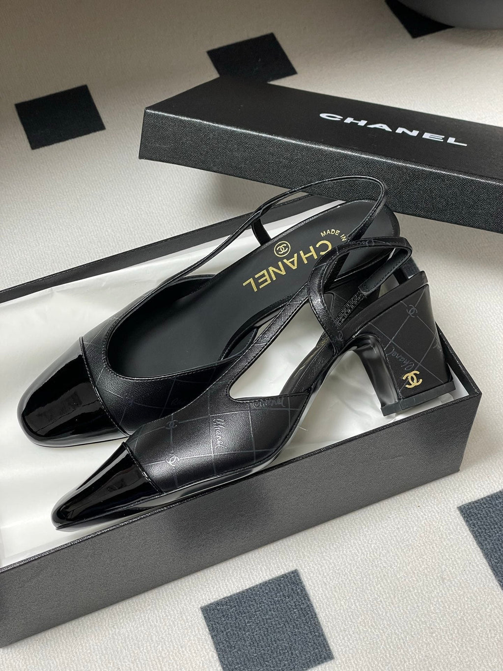CC 25P Black Quilted Calfskin