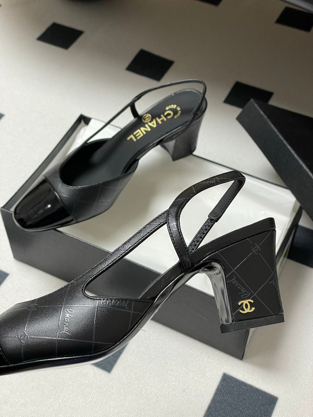 CC 25P Black Quilted Calfskin