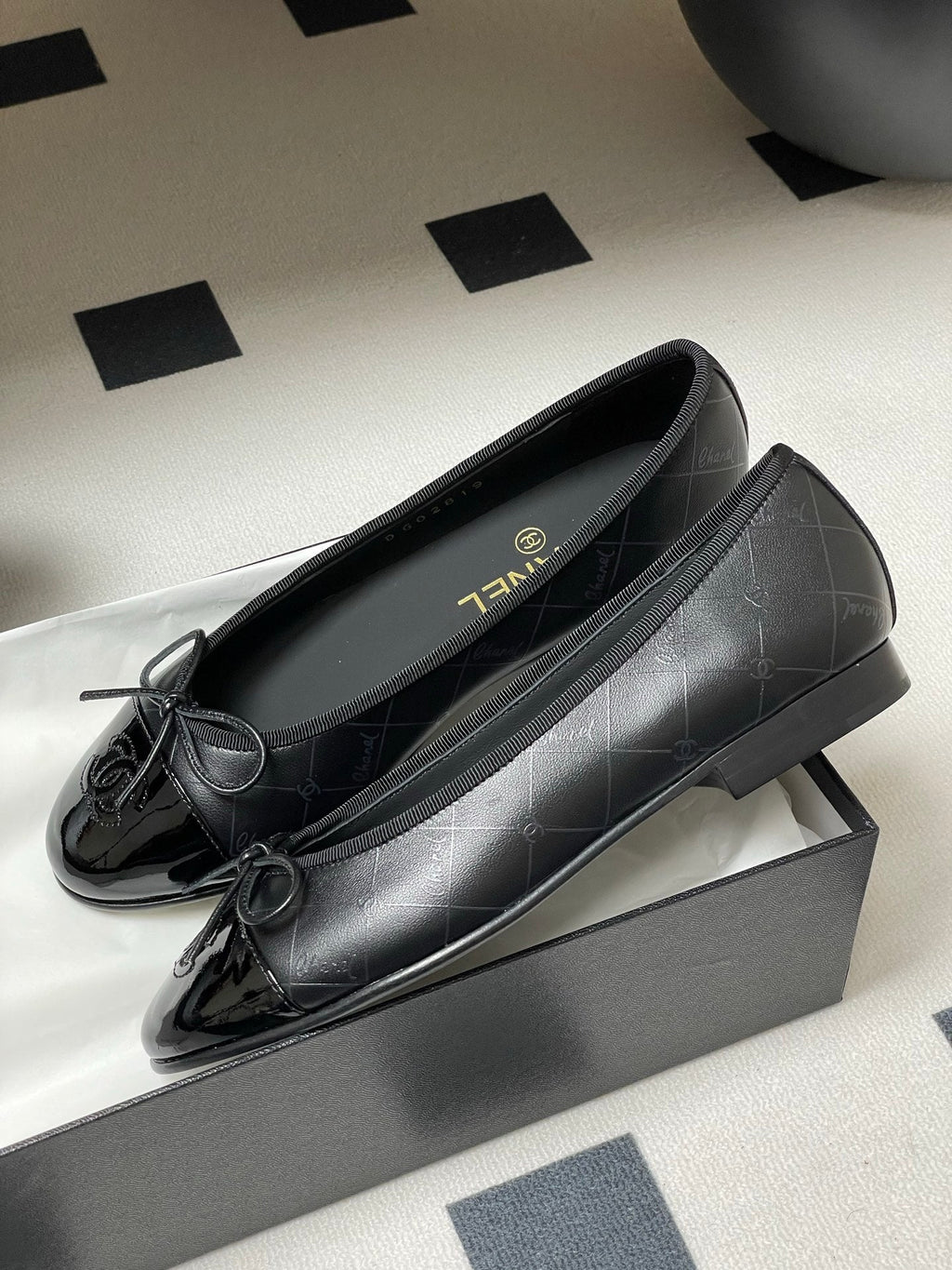 CC 25P Black Quilted Calfskin