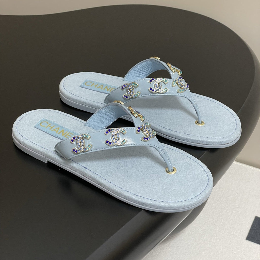 CC 25P Double C 5 Motifs Thongs Sandal Baby Blue Sheepskin 247696