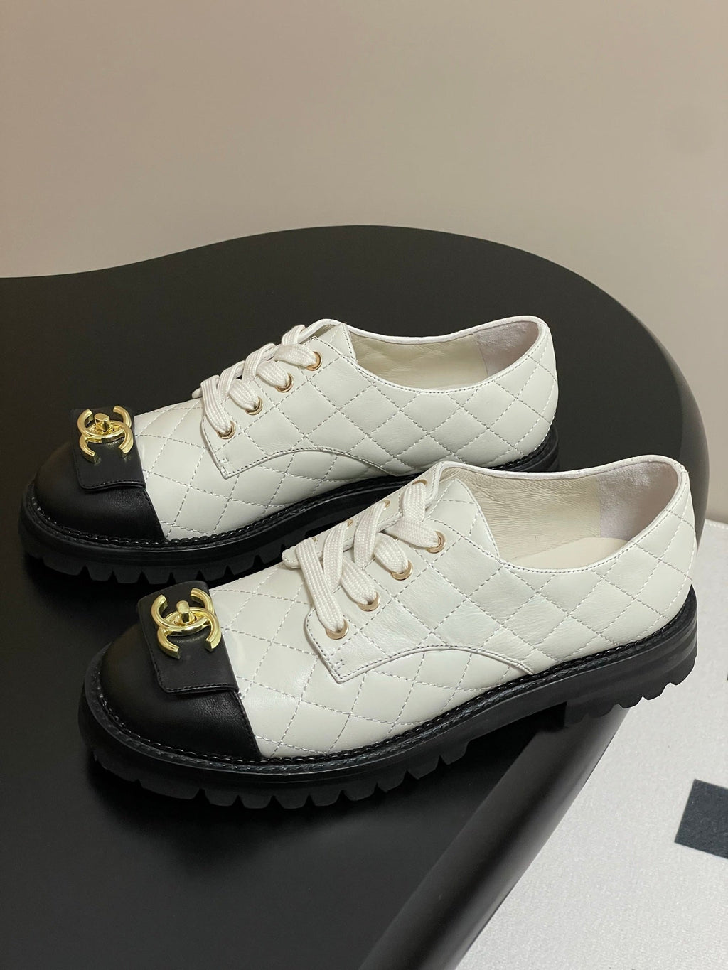 25K Double C Buckle Thick-Soled 25mm Loafer White Black Lambskin 247710