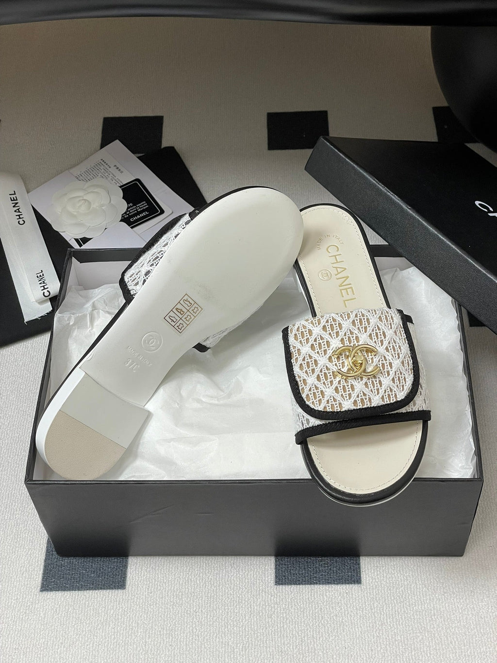 CC 25S Buckle Bag Mule White Mix Black Lace Fabric and Sheepskin 247590