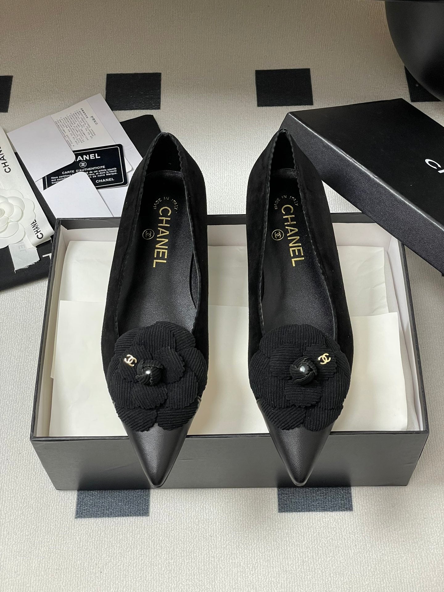 CC 25C Classic Camellia Pointed High Heels Flat 15mm Black Suede 247610