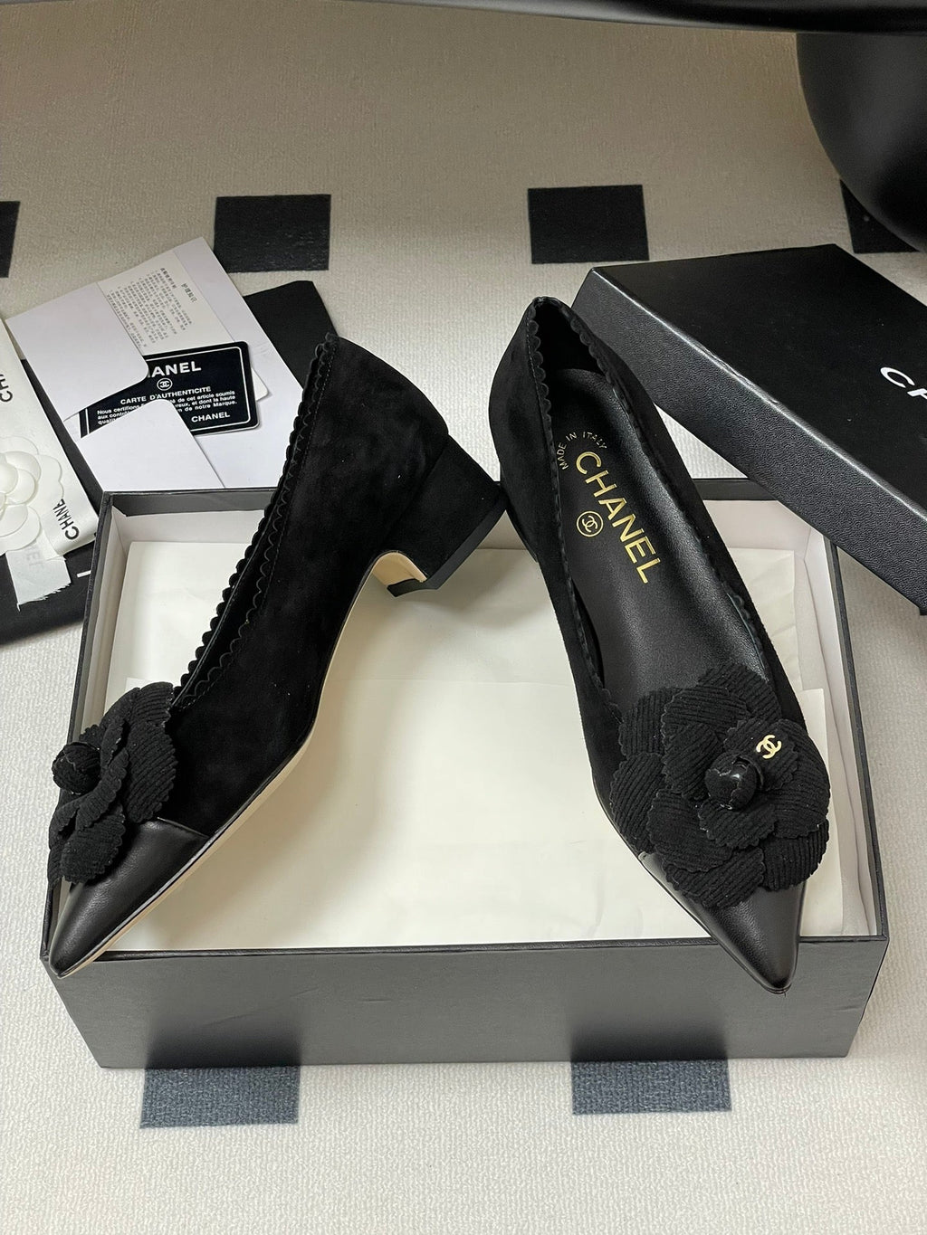 CC 25C Classic Camellia Pointed High Heels Pump 35mm Black Suede 247614