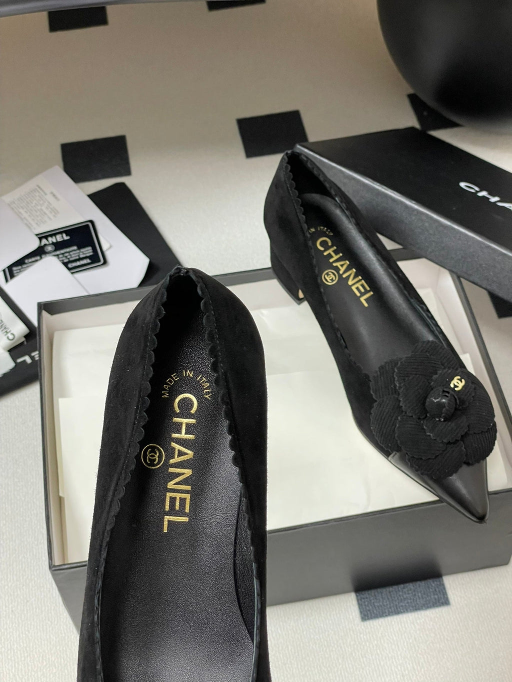 CC 25C Classic Camellia Pointed High Heels Pump 35mm Black Suede 247614