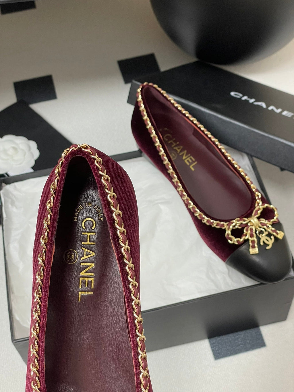 CC 25S 20mm Chain Bow Single Flat Burgundy Velvet Black Sheepskin 247653