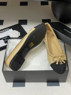 CC 25S 20mm Chain Bow Single Flat Beige Sheepskin Black Grosgrain 247654