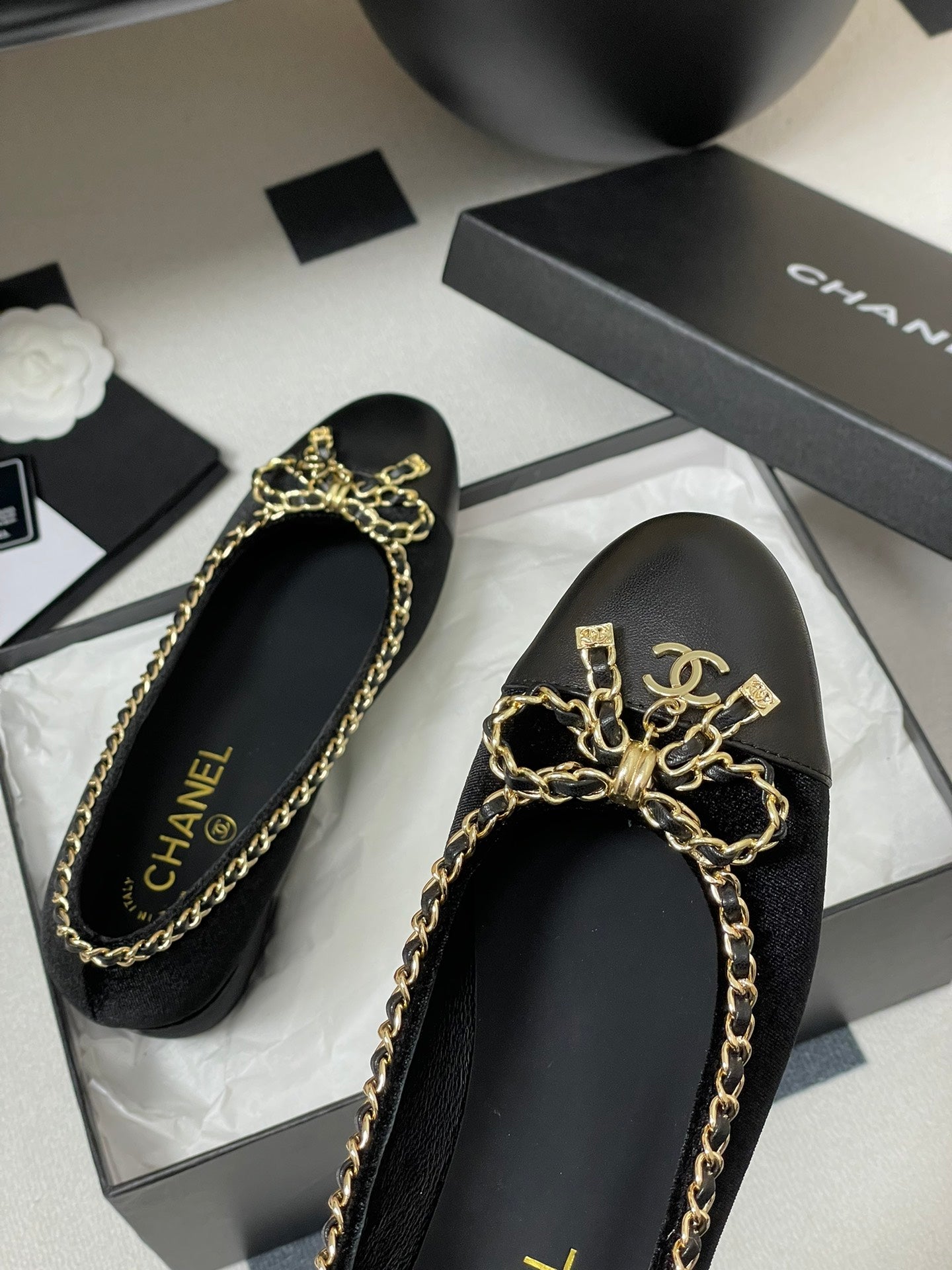 CC 25S 60mm Chain Bow Single Pumps Black Velvet Sheepskin 247660