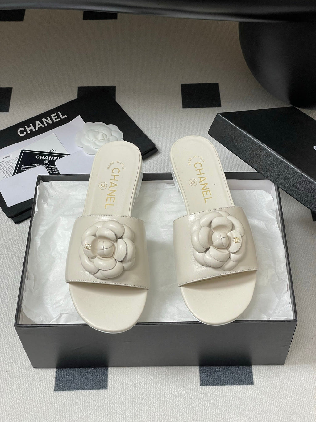 CC 25S Sandal Flower