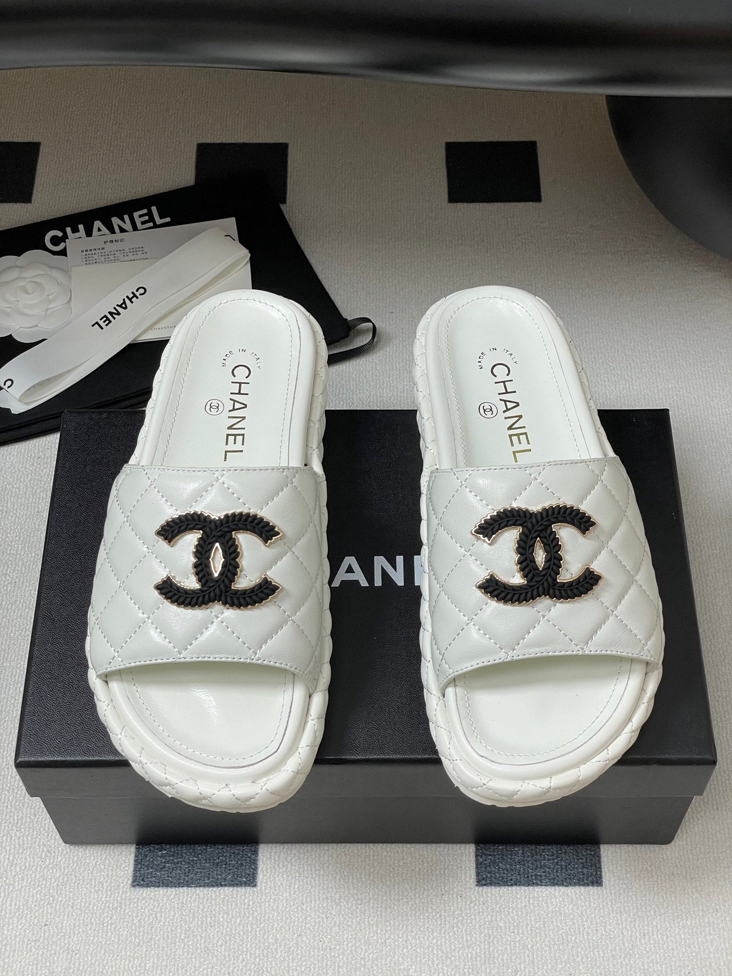 CC 25SS Double C Buckle Thick-soled Mule Sandals White Lambskin 319710