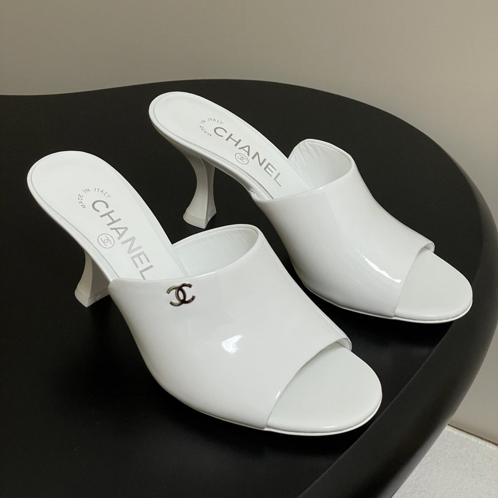 CC 26 Fish Mouth Honey High Heel Slippers 85mm White Patent Leather 319759