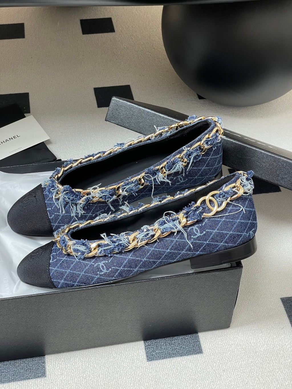 Chanel 25A Ballet Flats Big Chain Double C Dark Blue Denim Sheepskin 393816