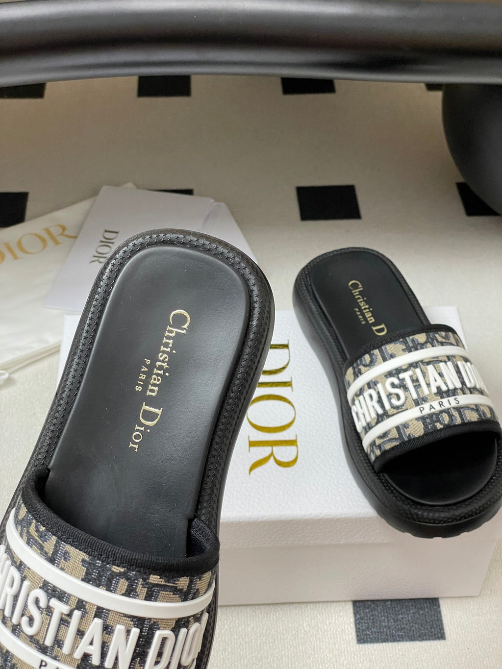 CD 25 Slippers Black White Fabric 394063