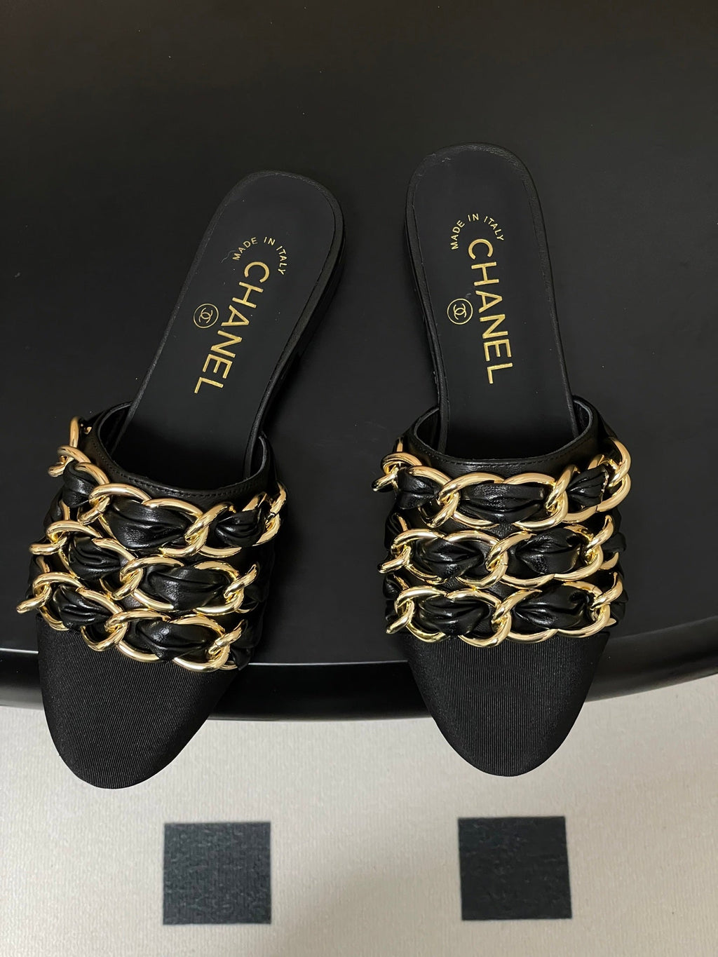 CC 25B Chain Closed Toe Flat Mule Black Sheepskin 393890