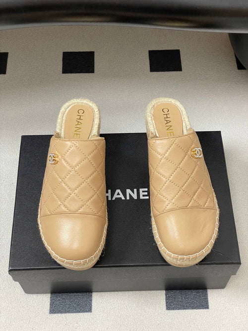 CC 25A Clog Slippers 40mm Beige Quilted Lambskin 393949