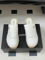 CC 25A Clog Slippers 40mm White Quilted Lambskin 393950