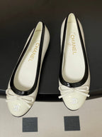 CC 25A Small Bow Ballet Flats White Mix Black Sheepskin 393966