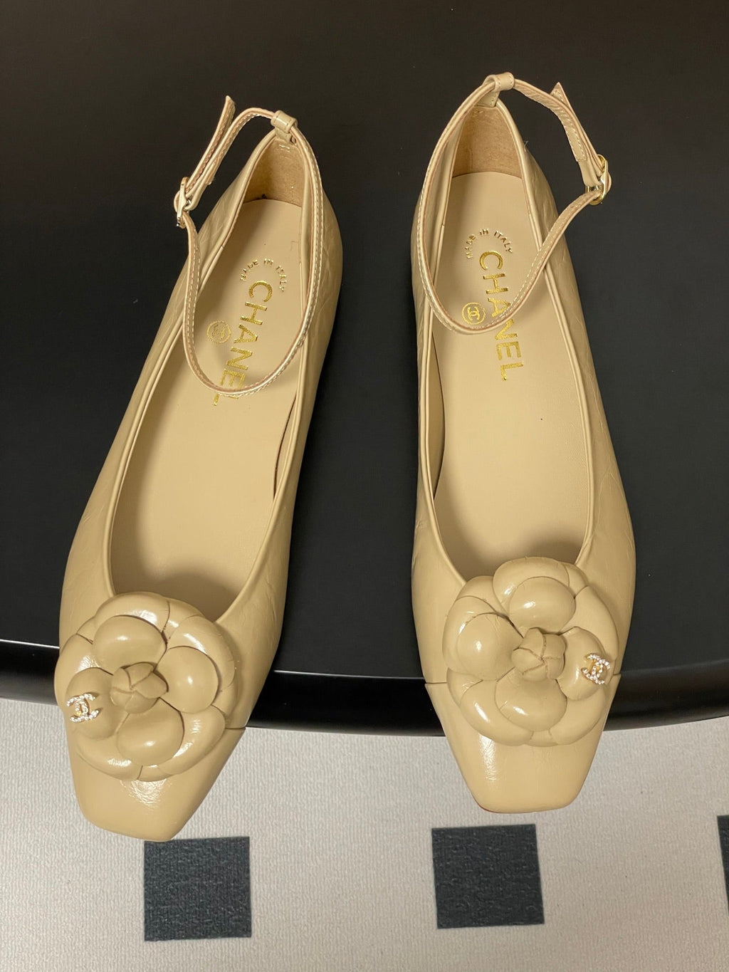 CC 25s Métiers d’art Ballet flats 10mm Beige Cowhide 413307