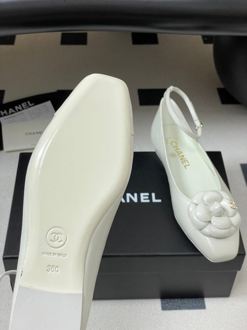 CC 25s Métiers d’art Ballet flats 10mm White Cowhide 413308
