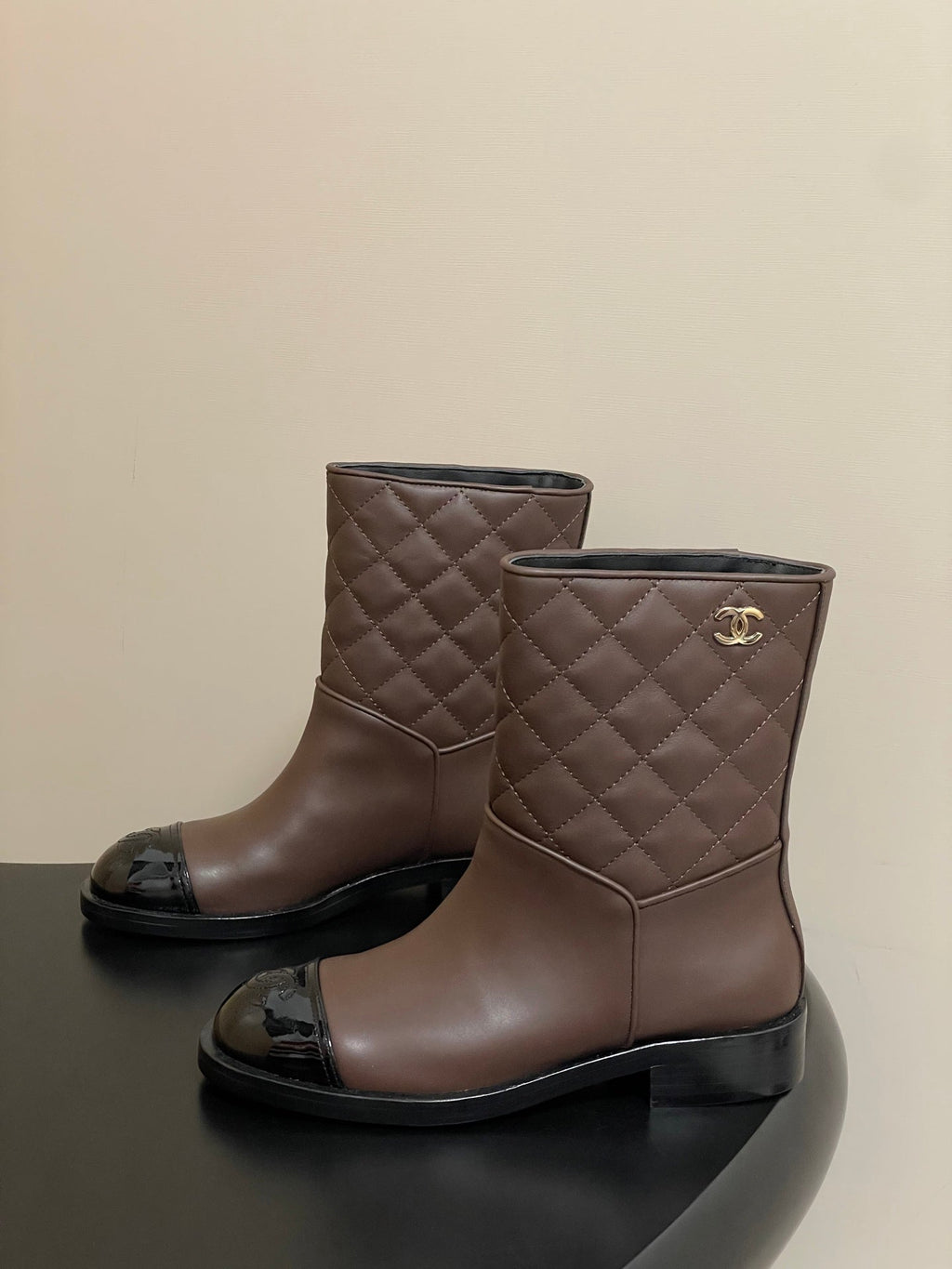 CC 25FW Double C Buckle Short Boot 25mm Brown Black Sheepskin 423143
