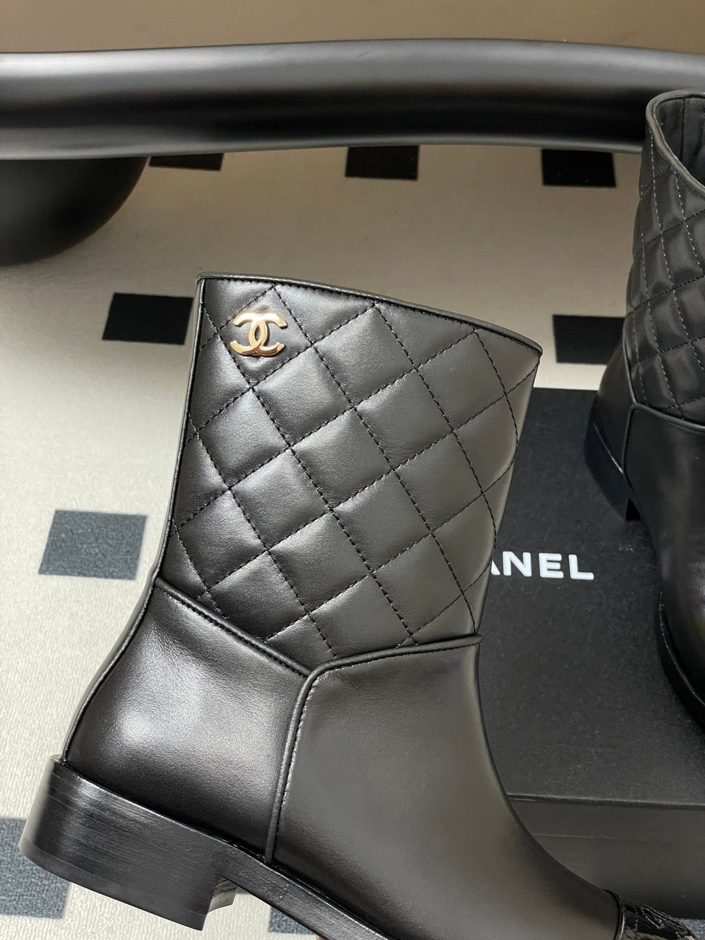 CC 25FW Double C Buckle Short Boot 25mm Black Sheepskin 423144