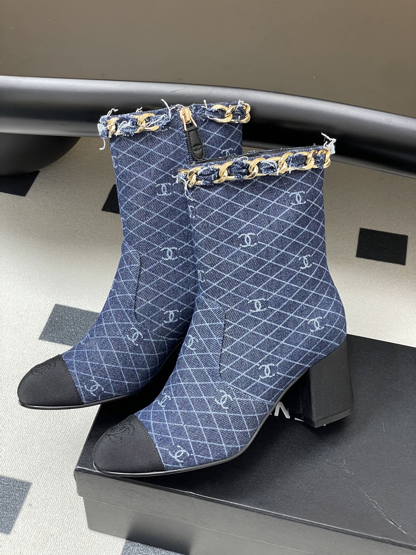 CC 25B Chain Short Boot 70mm Black Blue Denim 423145