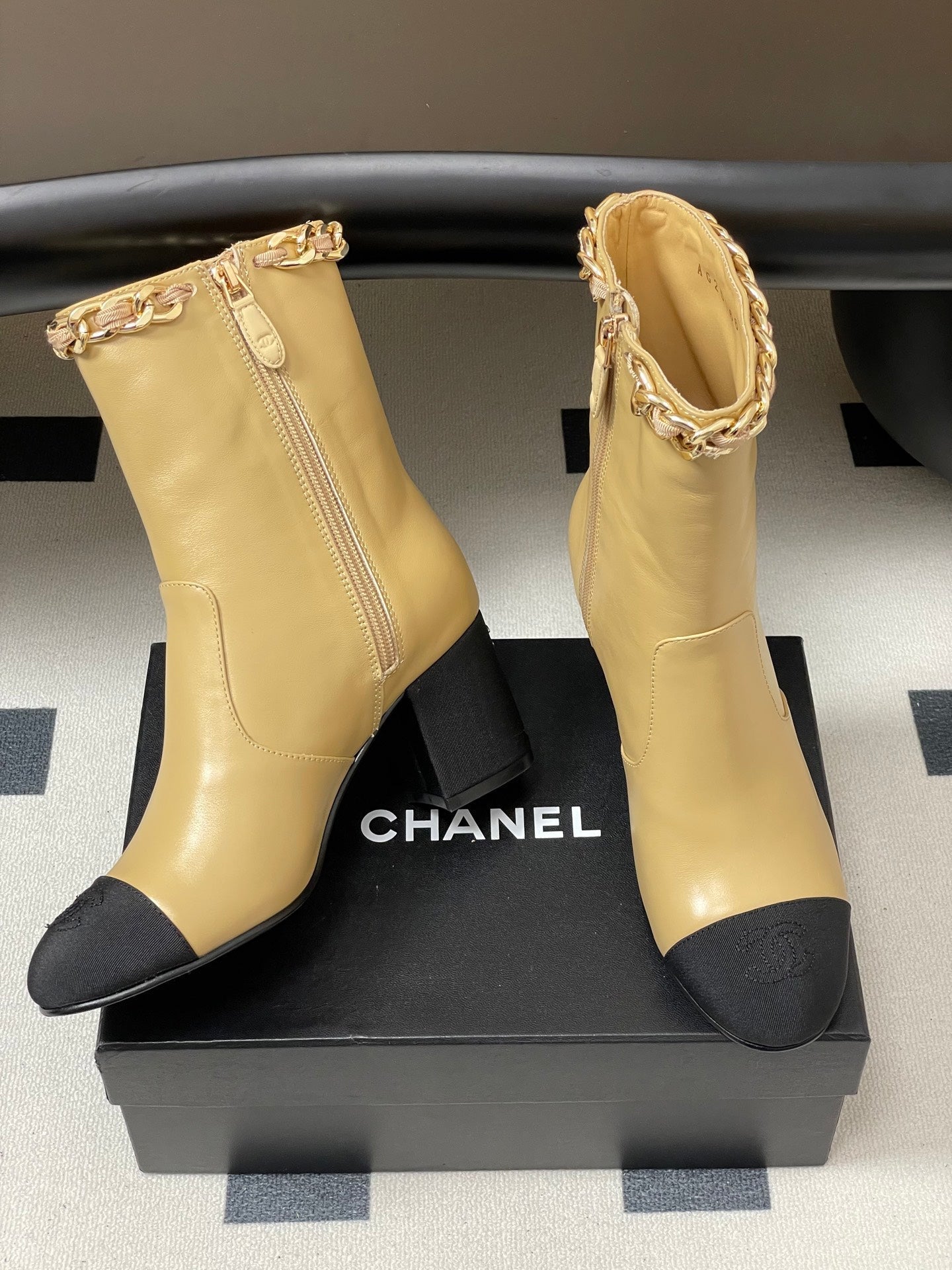 CC 25B Chain Short Boot 70mm Black Beige Denim Cowhide 423147