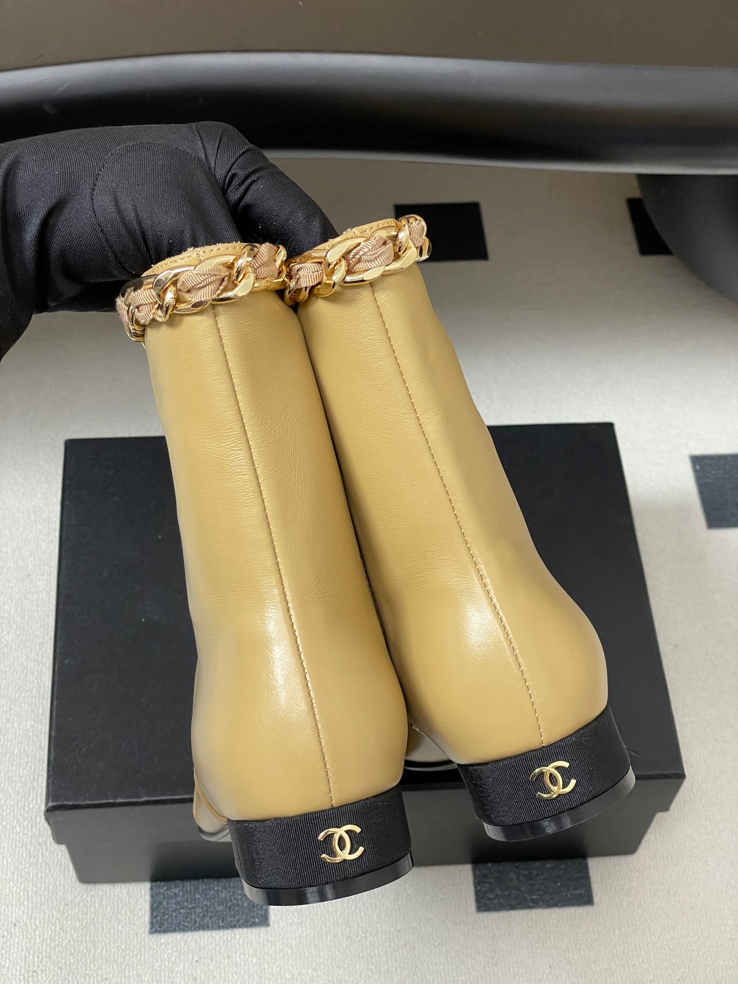 CC 25B Chain Short Boot 25mm Black Beige Denim Cowhide 423152