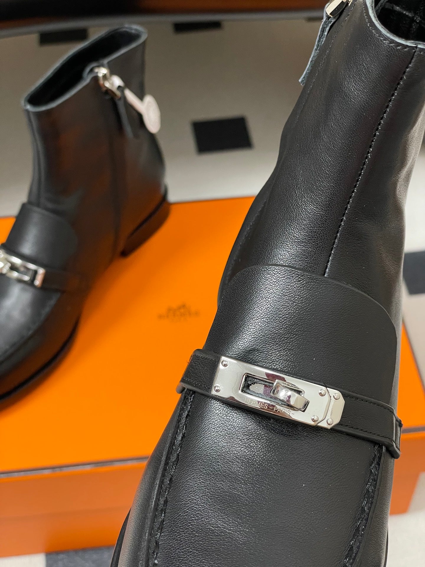 HM Short Boots 25mm Kelly Buckle Black Sheepskin